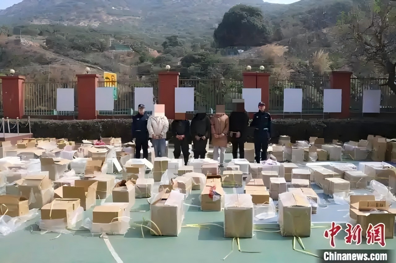 福建漳州海警局连续查获2起走私案 查获涉案“台杂货”400余件